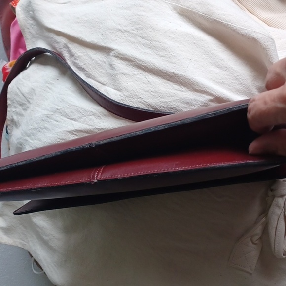 Aigner Red Handmade clutch with handle. 8"×11.5" - Picture 3 of 7